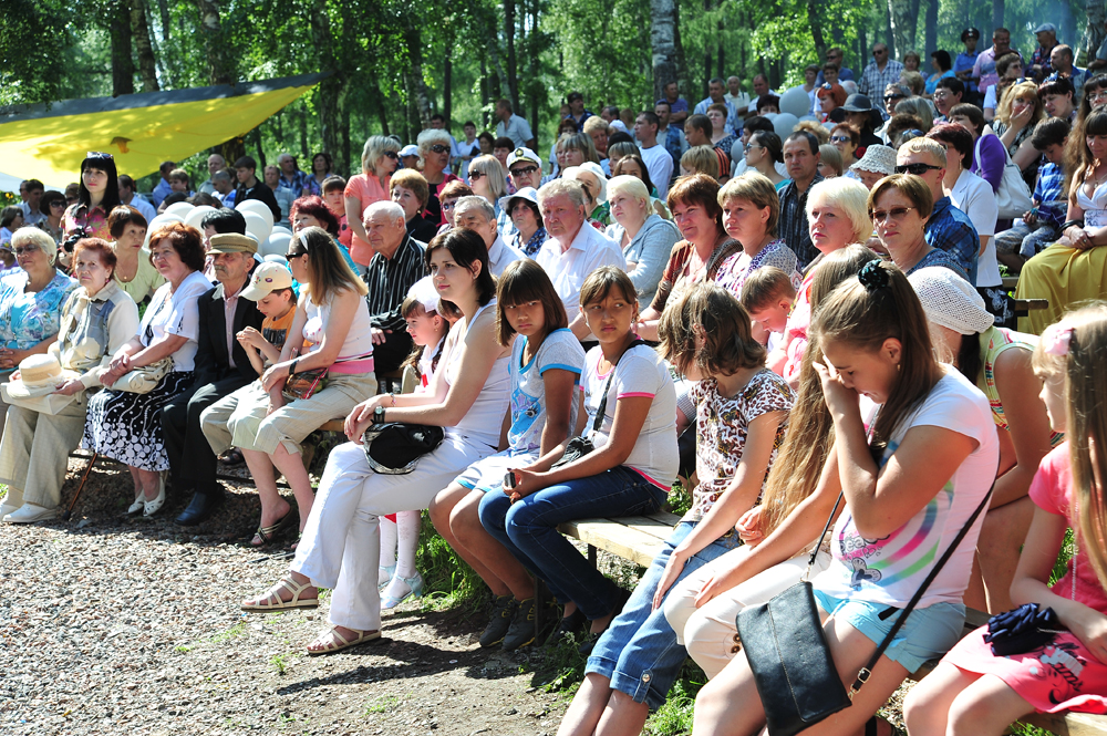 Погода сорск хакасия на 10 дней. Парк в городе Сорске. Сорск день металлурга. День города Сорск. Сорск люди.