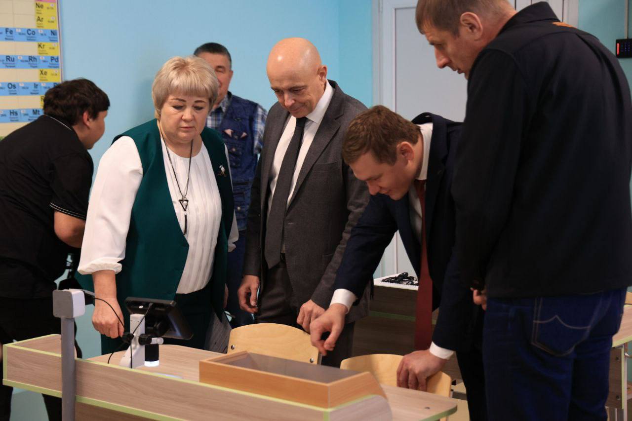 photo_5213375052605230527_y