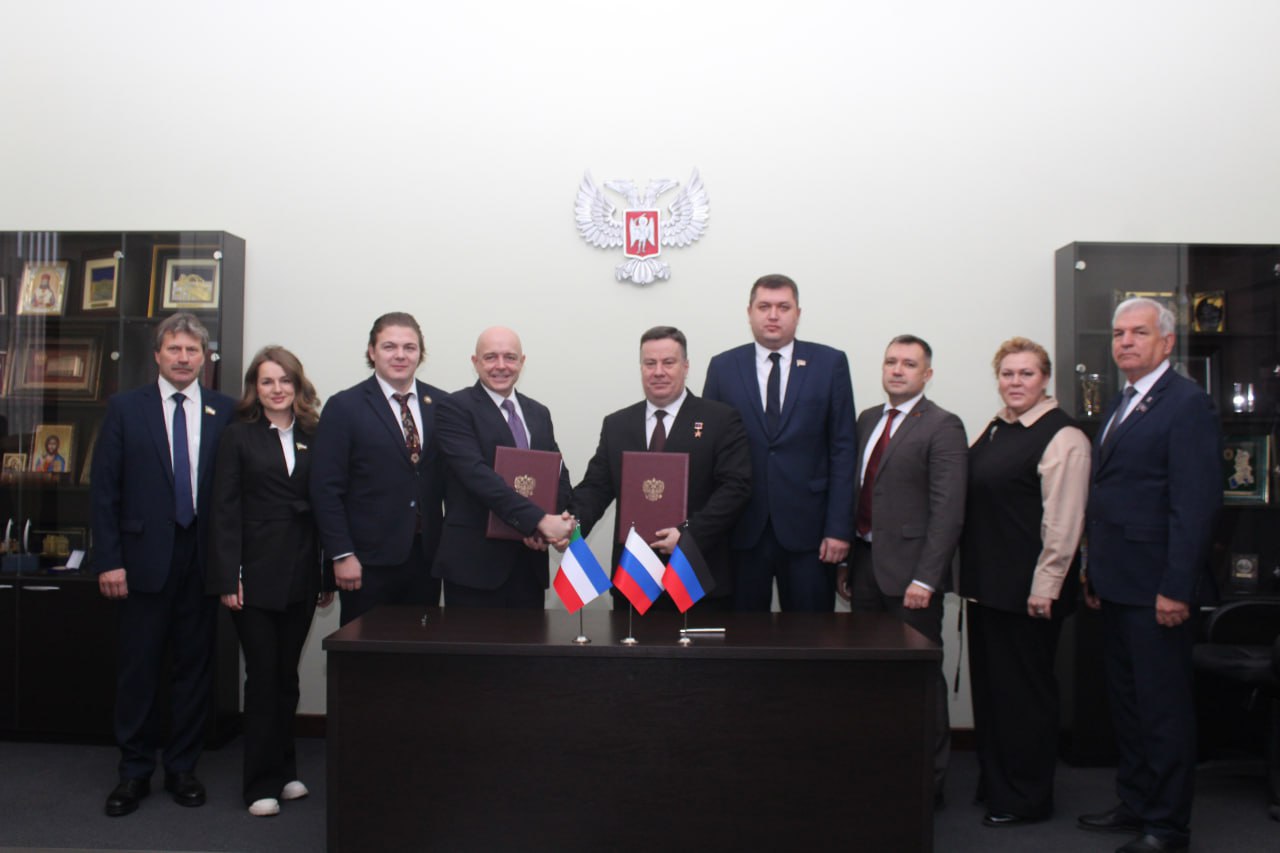 photo_5258413552844869444_y