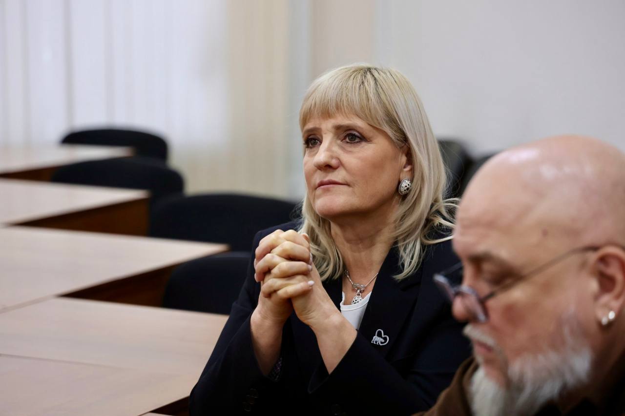 photo_5335030379221552262_y