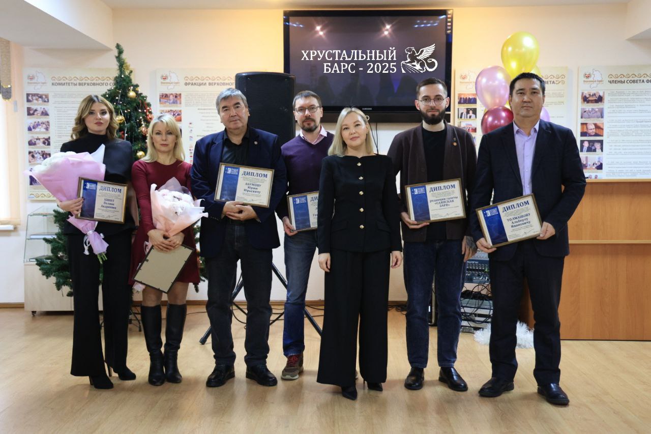 photo_5354937075897143530_y