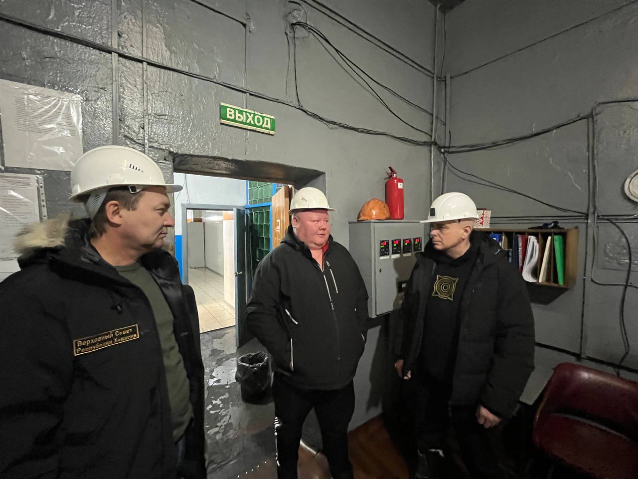 photo_5199908427461757717_y