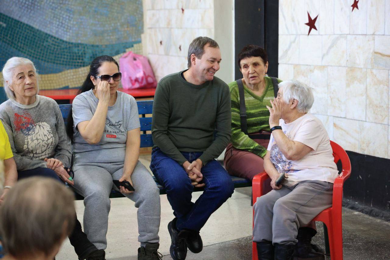 photo_5199908427461758057_y