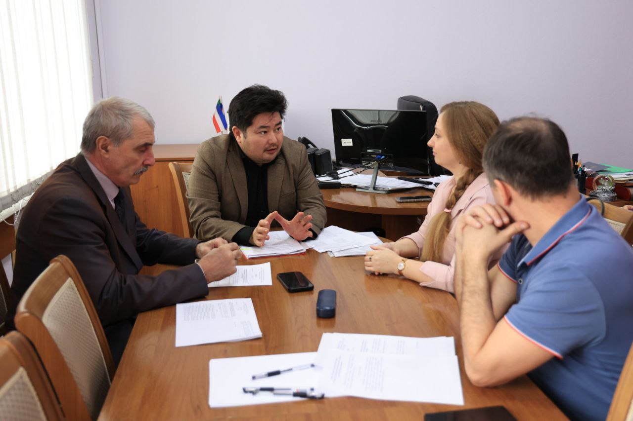 photo_5235962745176397426_y