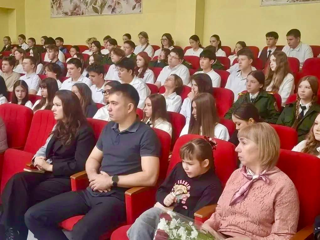 photo_5237774465461065490_y