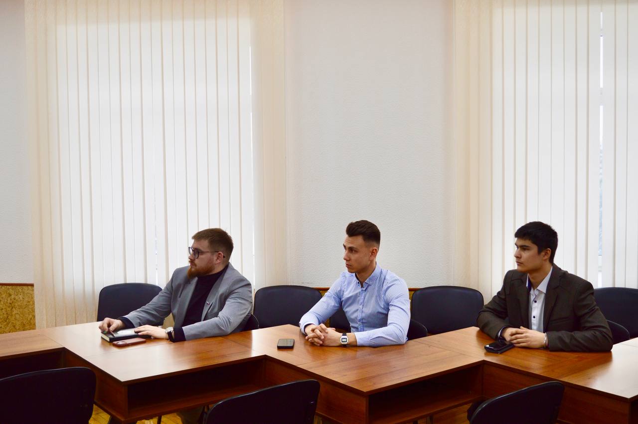 photo_5276113645647635013_y