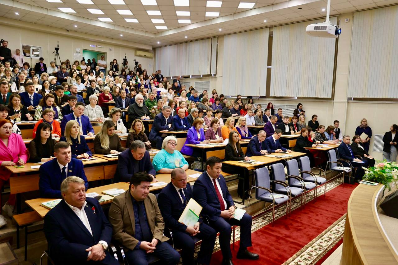 photo_5301290537778353291_y(1)