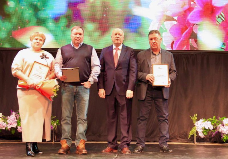 photo_5305338544454833988_x(1)